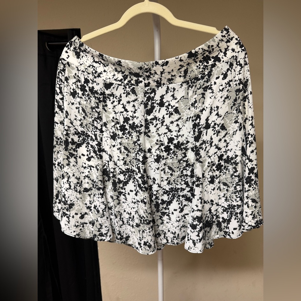 Nue Options Monochrome Skirt 14p waist 18